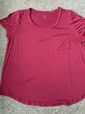 5 Market & Spruce Short Sleeve Pocket Tees